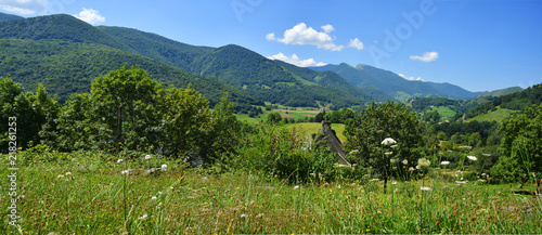 Panorama du Vallée de Baronnies, Esparros, Hautes-Pyrénées France photo