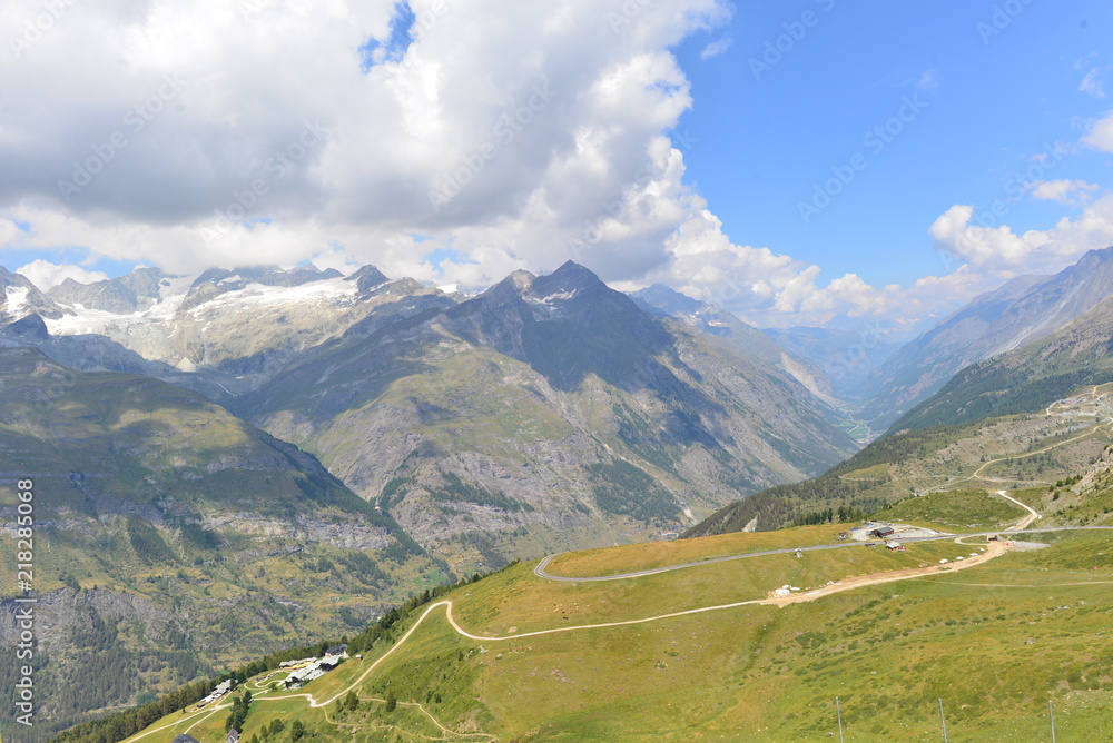 Fototapeta premium Zermatt - Bergmassiv in den Walliser Alpen 