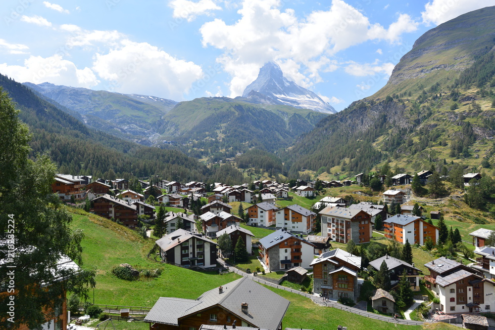 Luftansicht Zermatt im Kanton Wallis 