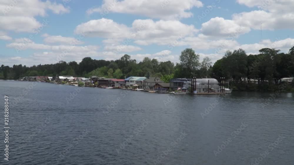 Homes at the Willamette River in Portland Oregon. Homes at the Willamette River in Portland Oregon.