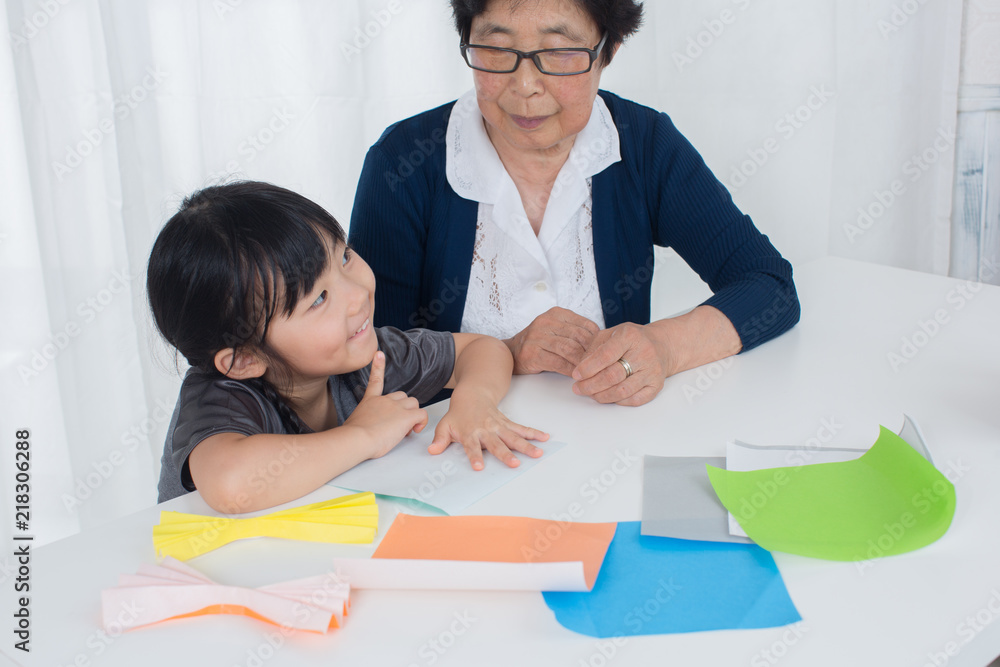 おばあちゃんと孫 おばあちゃんと孫