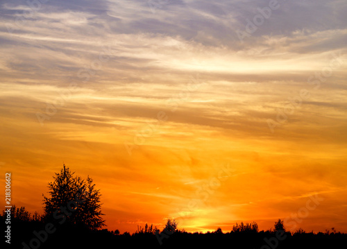 Beautiful photo of a bright sunset © tanor27