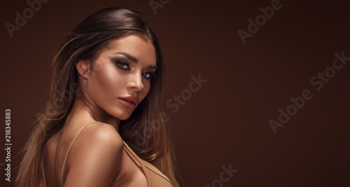 Canvas Print Beauty portrait of sensual brunette girl.