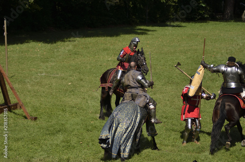 cavalieri corazzati a cavallo