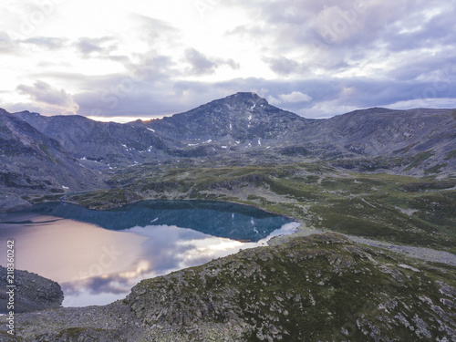 Fototapeta Naklejka Na Ścianę i Meble -  Mountain lake Alla-Askir. Yeshto valley. Altai landscape
