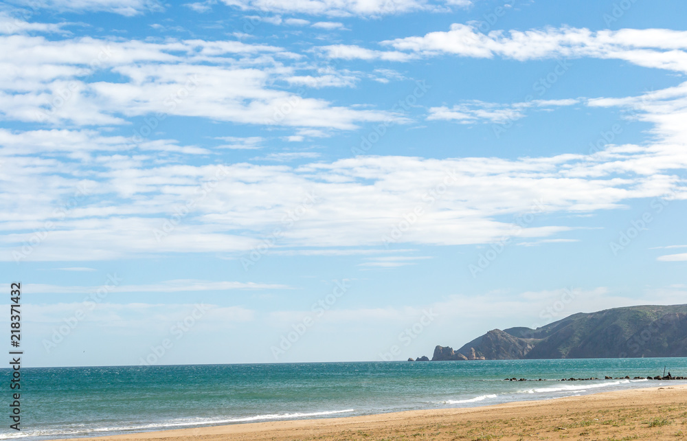 Obraz premium Saaidia island and waves and rocks