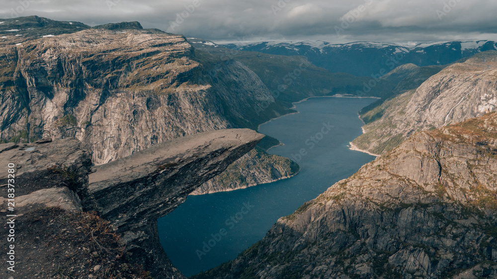 trolltunga in norway with no tourists
