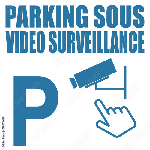 Logo parking sous vidéo surveillance.