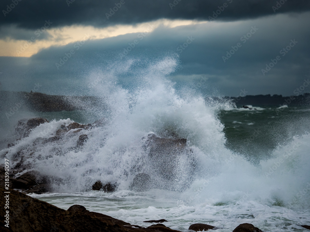 Sturm an der Atlantikküste vor Le Courégant