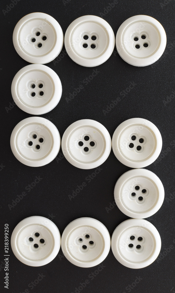 numeros hechos con botones blancos numeros hechos con botones blancos