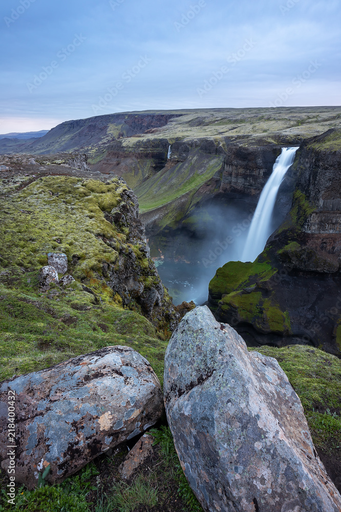 Wasserfall Háifoss in Hekla, ISLAND Wasserfall Háifoss in Hekla, ISLAND
