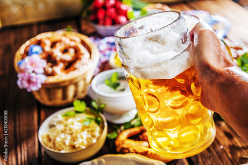 Oktoberfest ,bayerische Spezialitäten und Bier 