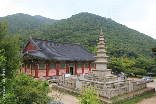 Beomeosa Buddhist Temple photo