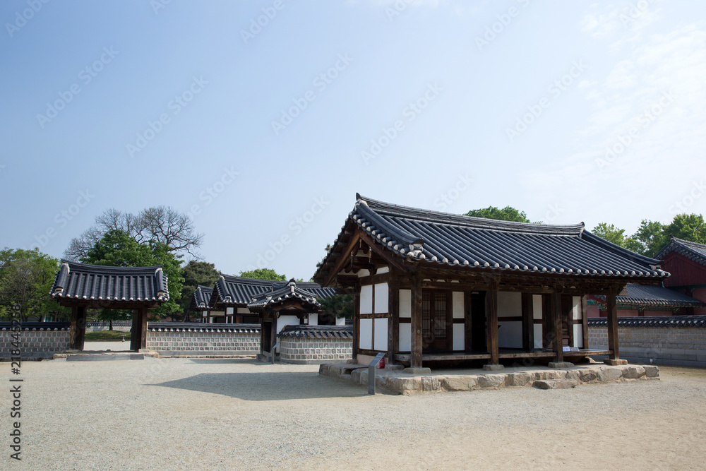 Gyeonggijeon Hall is a famous tourist spot in Jeonju Hanok Village.