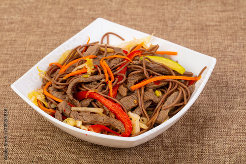 Soba noodle with beef and vegeetables