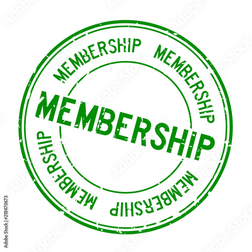 Grunge green membership word round rubber seal stamp on white background