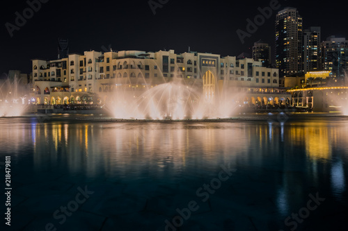 Dubai dancing fountain show
