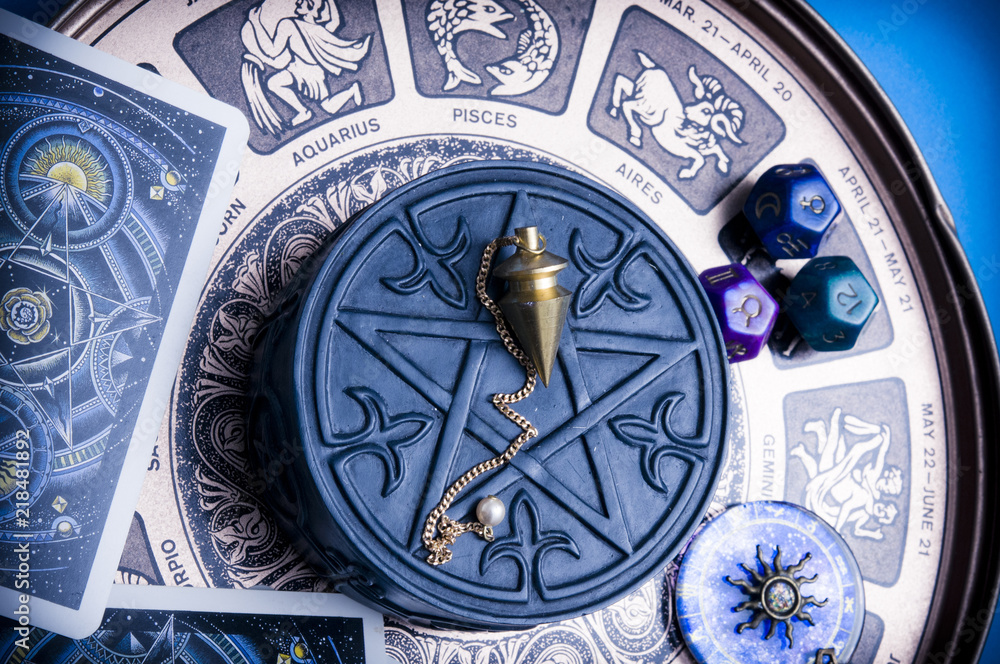 Ταπετσαρία horoscope with zodiac signs, astrology dice, pendulum, pentagram and cars like e