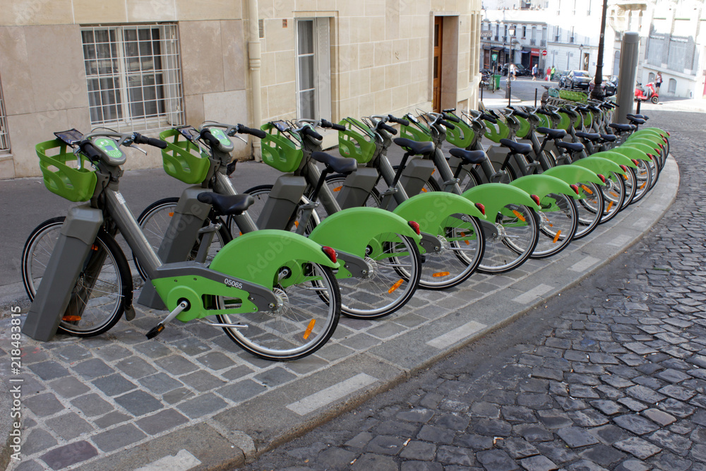 Naklejka premium Paryż - Montmartre