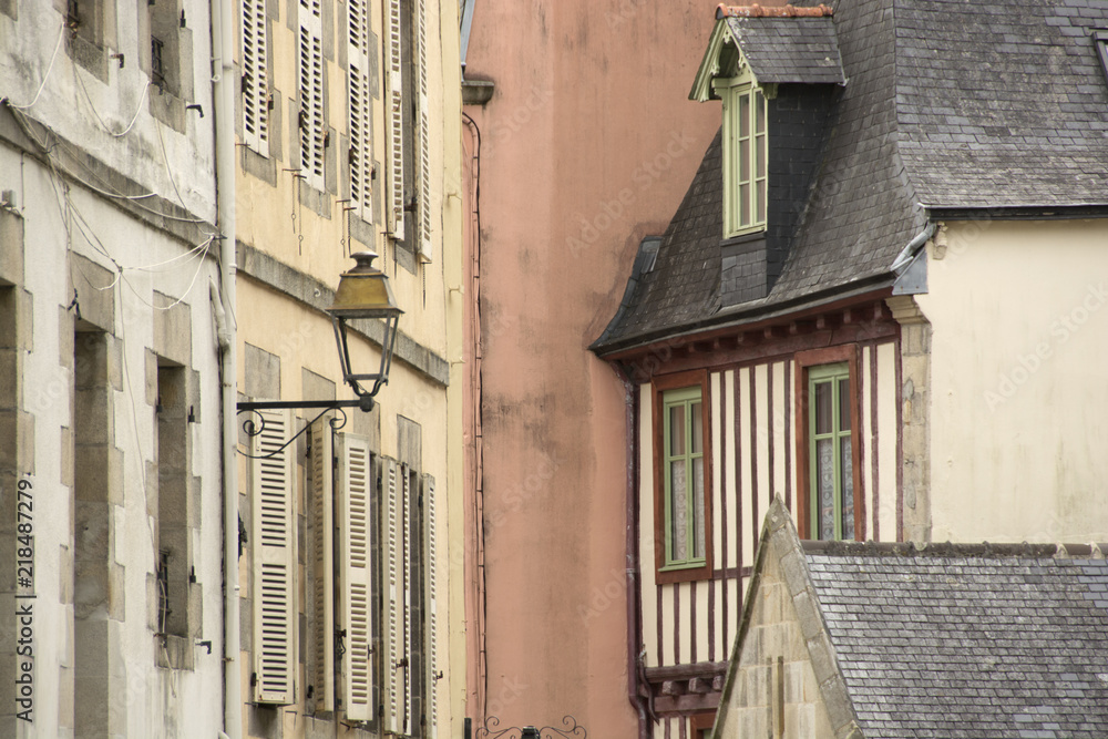 Naklejka premium Vecchie finestre in Bretagne, France