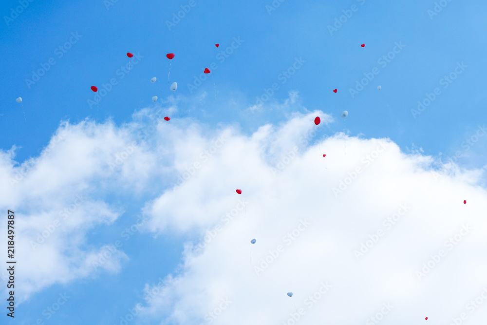 Herzballons auf dem weg zum Horizon Herzballons auf dem weg zum Horizon