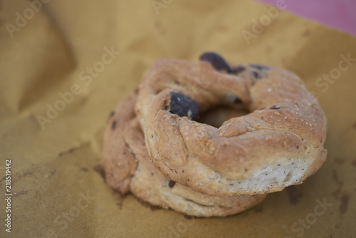 Neapolitan bread snack (taralli)