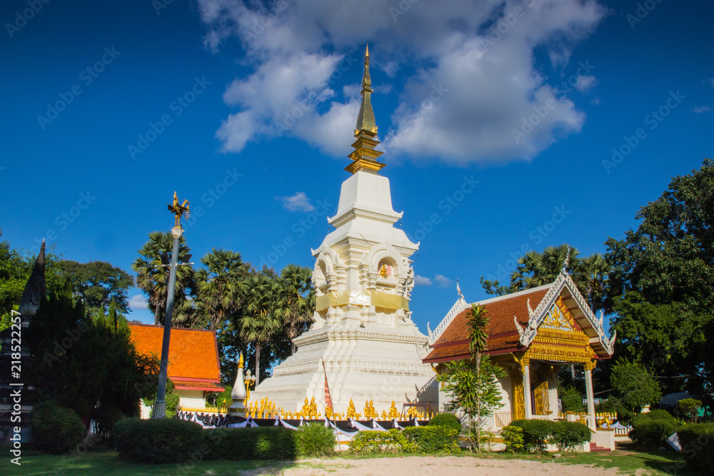 Fototapeta premium Phrathat Bang Phuan