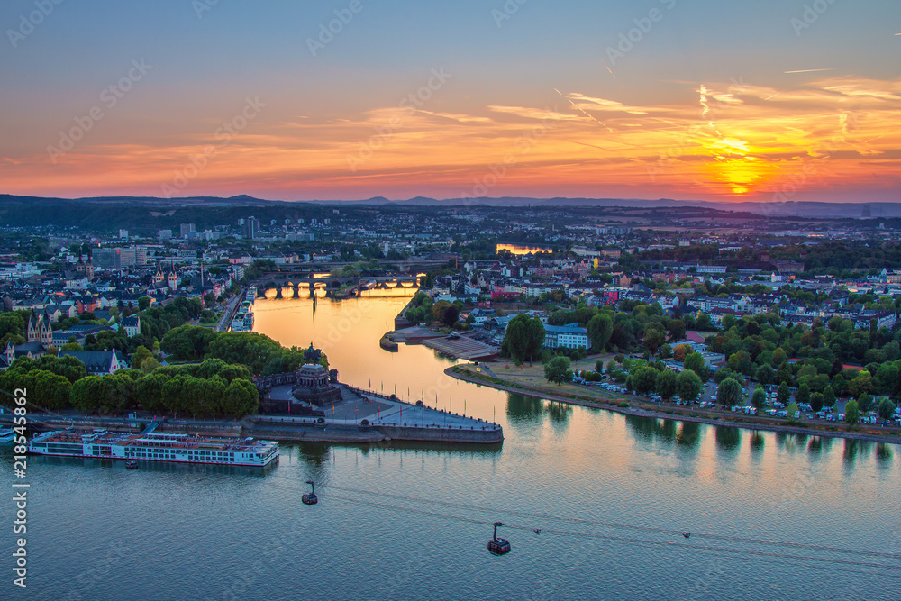 Naklejka premium Deutsches Eck bei Sonnenuntergang