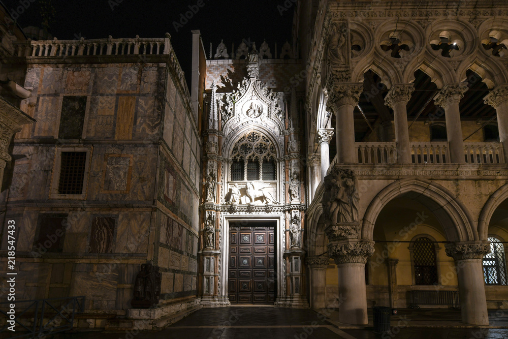 Naklejka premium Doge's Palace - Venice, Italy