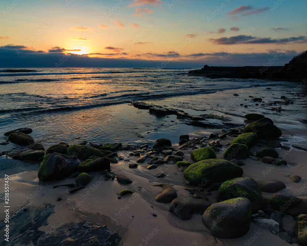 Obraz premium Rocky Beach at Sunset