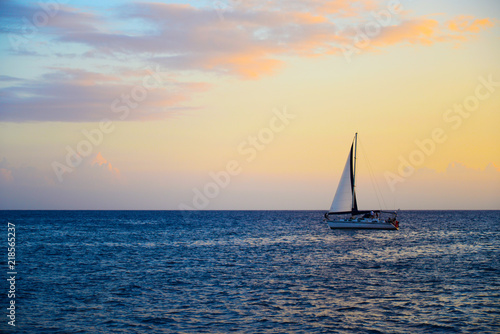 夕焼けとボート © haseyrsk