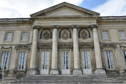 Façade côté jardin du château de Compiègne, France