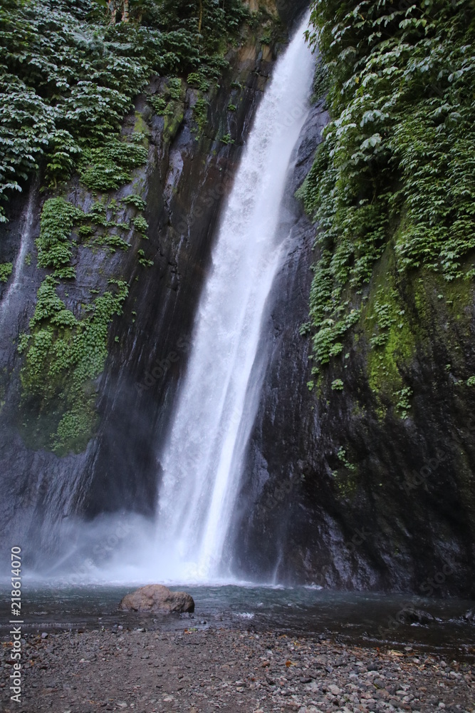 Obraz premium Munduk Wasserfall Bali Indonesien
