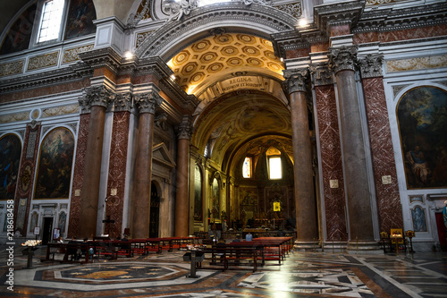 ローマ市内の古代遺跡（イタリア） サンタ・マリア・デッリ・アンジェリ教会（ディオクレティアヌス浴場跡）の内部