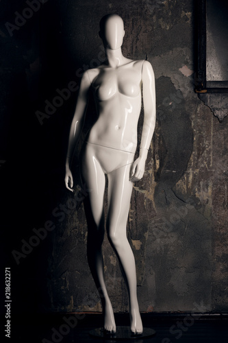 White female mannequin closeup. Head without a face and glossy surface © Bakulov