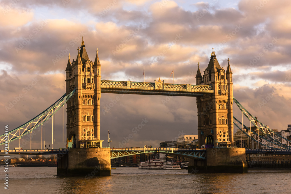 Obraz premium Sunset at Tower Bridge, London