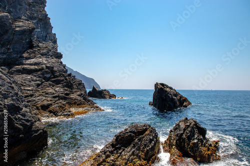 The rocky coast © Branislav