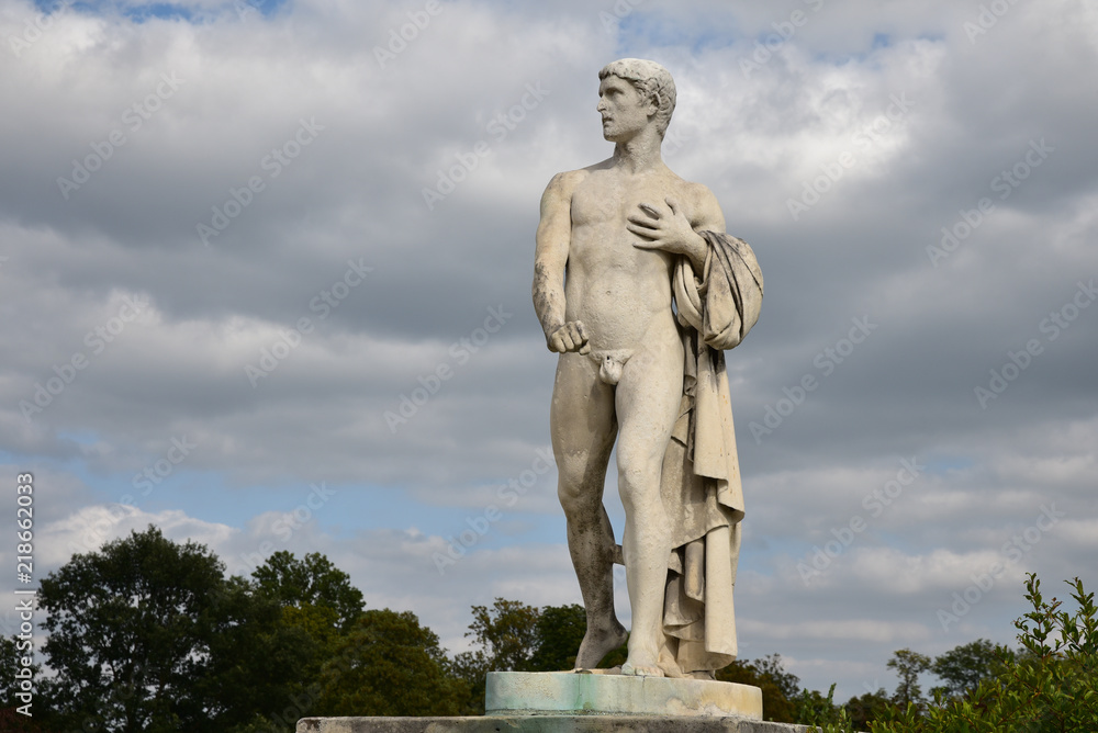 Statue du jardin du château de Compiègne, France