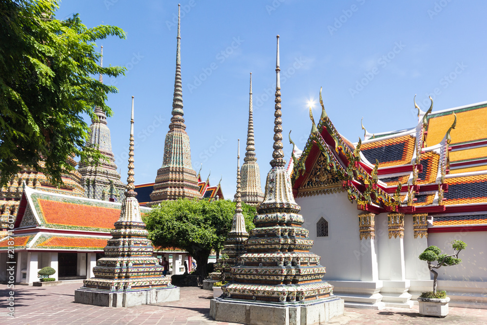 Fototapeta premium Stupas, Wat Pho, Bangkok, Thailand