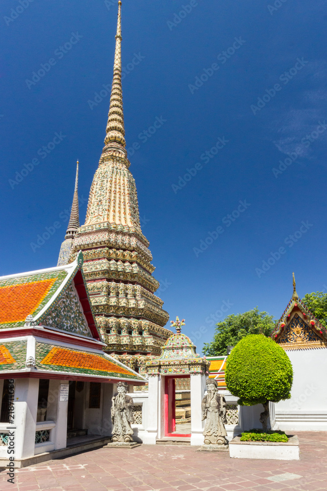 Fototapeta premium Stupas, Wat Pho, Bangkok, Thailand