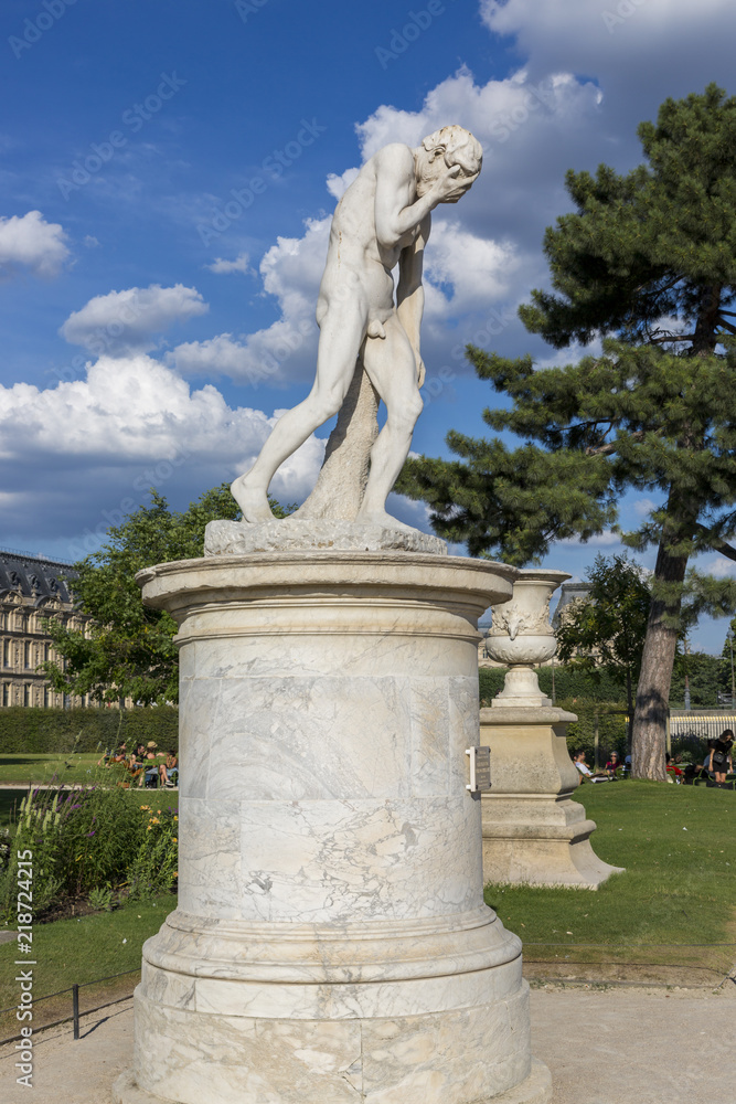 Obraz premium Sculptural composition in the Tuileries Garden in Paris