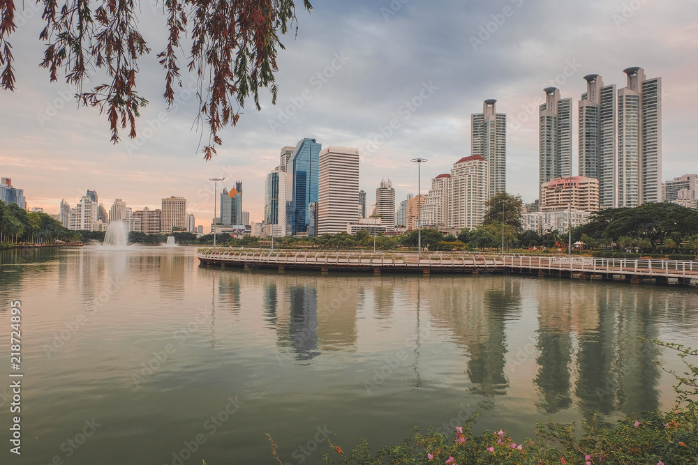 Obraz premium Bangkok, Thailand - August 12,2018 : Benjakiti garden cityscape view ,Famous place