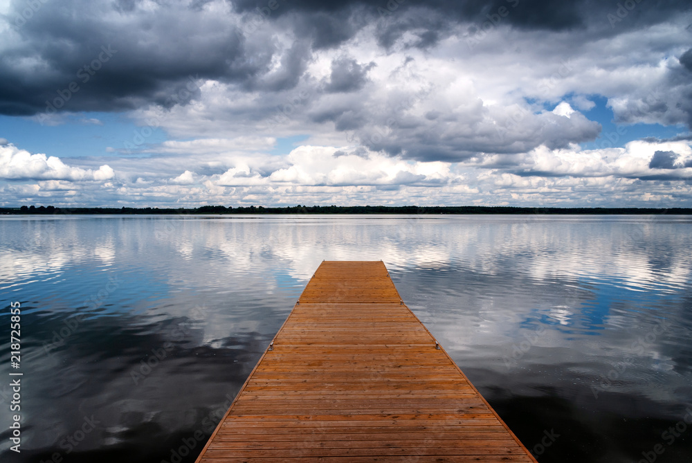 Fototapeta pomost jezioro chmury