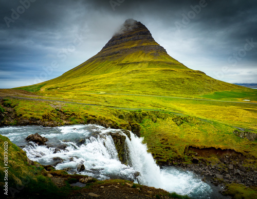 Kirkjufell mountain and waterfall in Iceland © Gabi Gaasenbeek