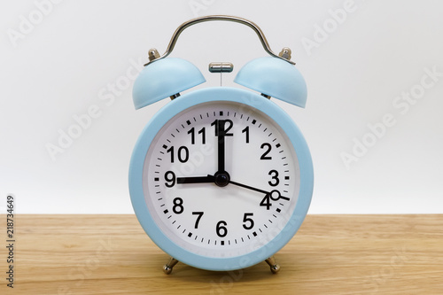 Alarm clock, 9 o'clock