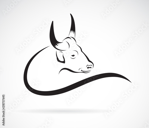 Vector of a bull design on white background. Wild Animals. Easy editable layered vector illustration.