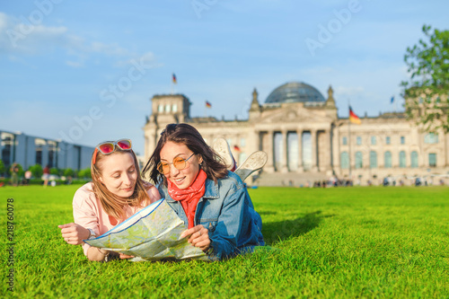 Photography Multiracial group of friends visiting the city of Berlin