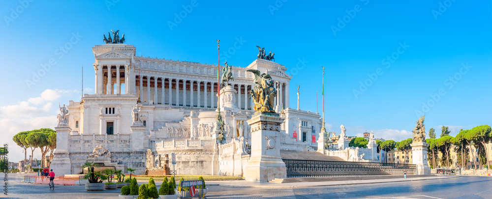 Panoramic of the Monument of Victor Emmanuel II at Venezia Squara at sunrise. Rome, Italy - obrazy, fototapety, plakaty 
