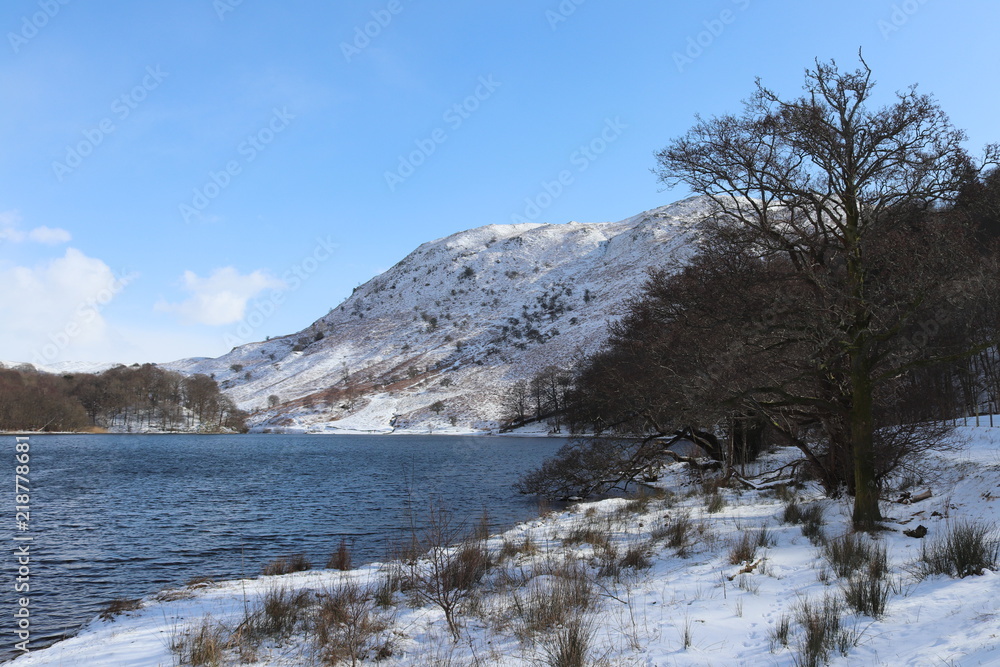 Obraz premium lake in mountains