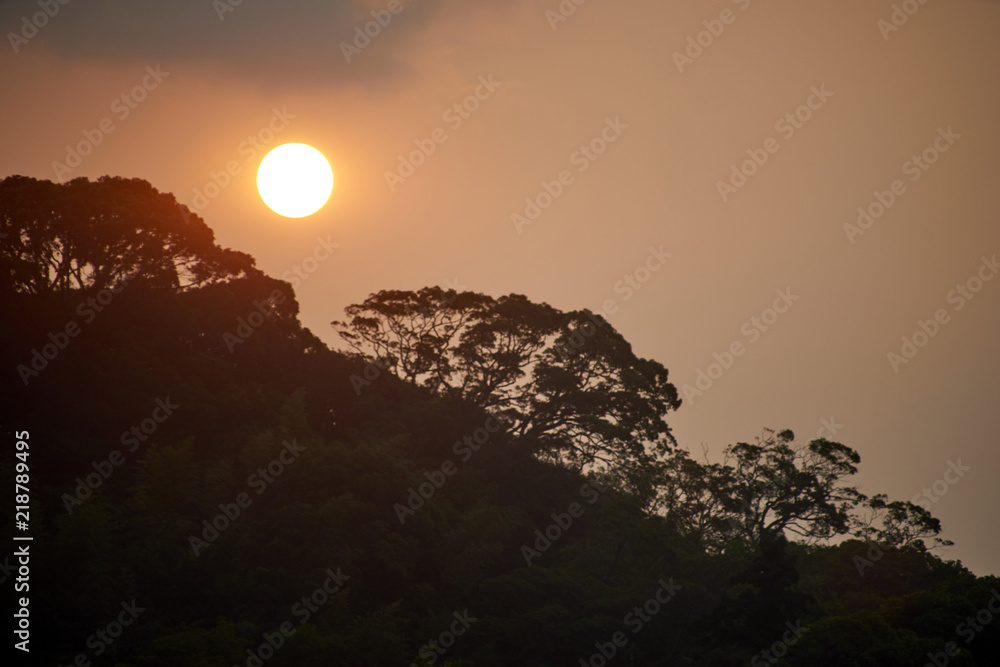 山と太陽